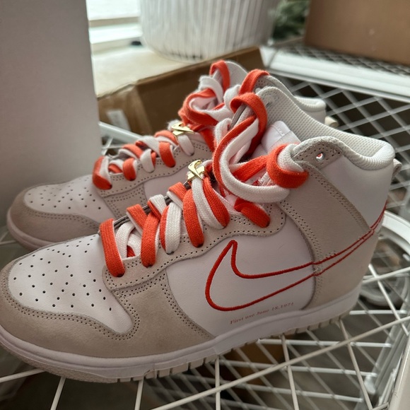Nike Dunk High White and Orange - Picture 2 of 6